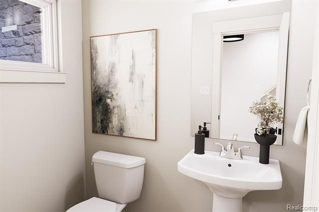 54196 Grand Boulevard. Shelby Twp, MI 48316