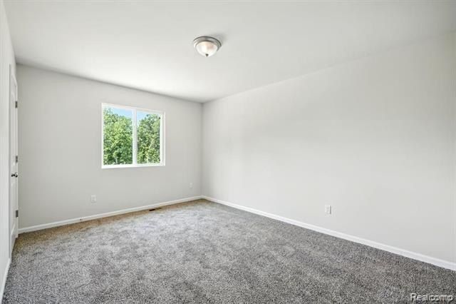 5750 Copper Tree Park. Waterford, MI 48327