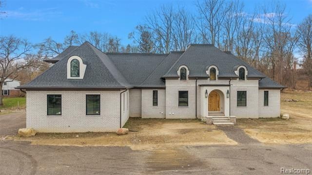 5560 Sheldon Road. Oakland Twp, MI 48306