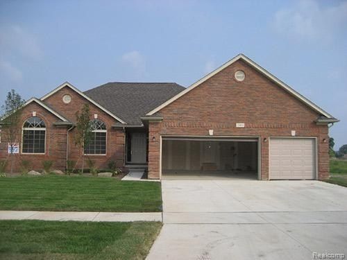 39229 Jefferson Avenue. Harrison Twp, MI 48045