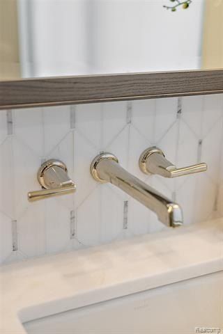 3431 Crooks Road. Troy, MI 48084