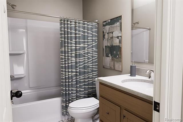 54208 Grand Boulevard. Shelby Twp, MI 48316