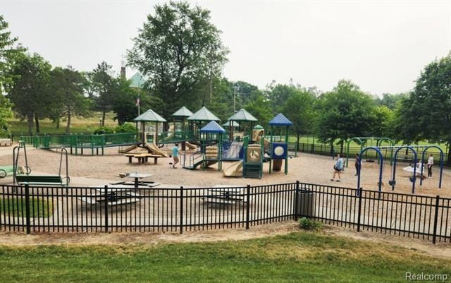 33604 Baldwin Street. Farmington Hills, MI 48336