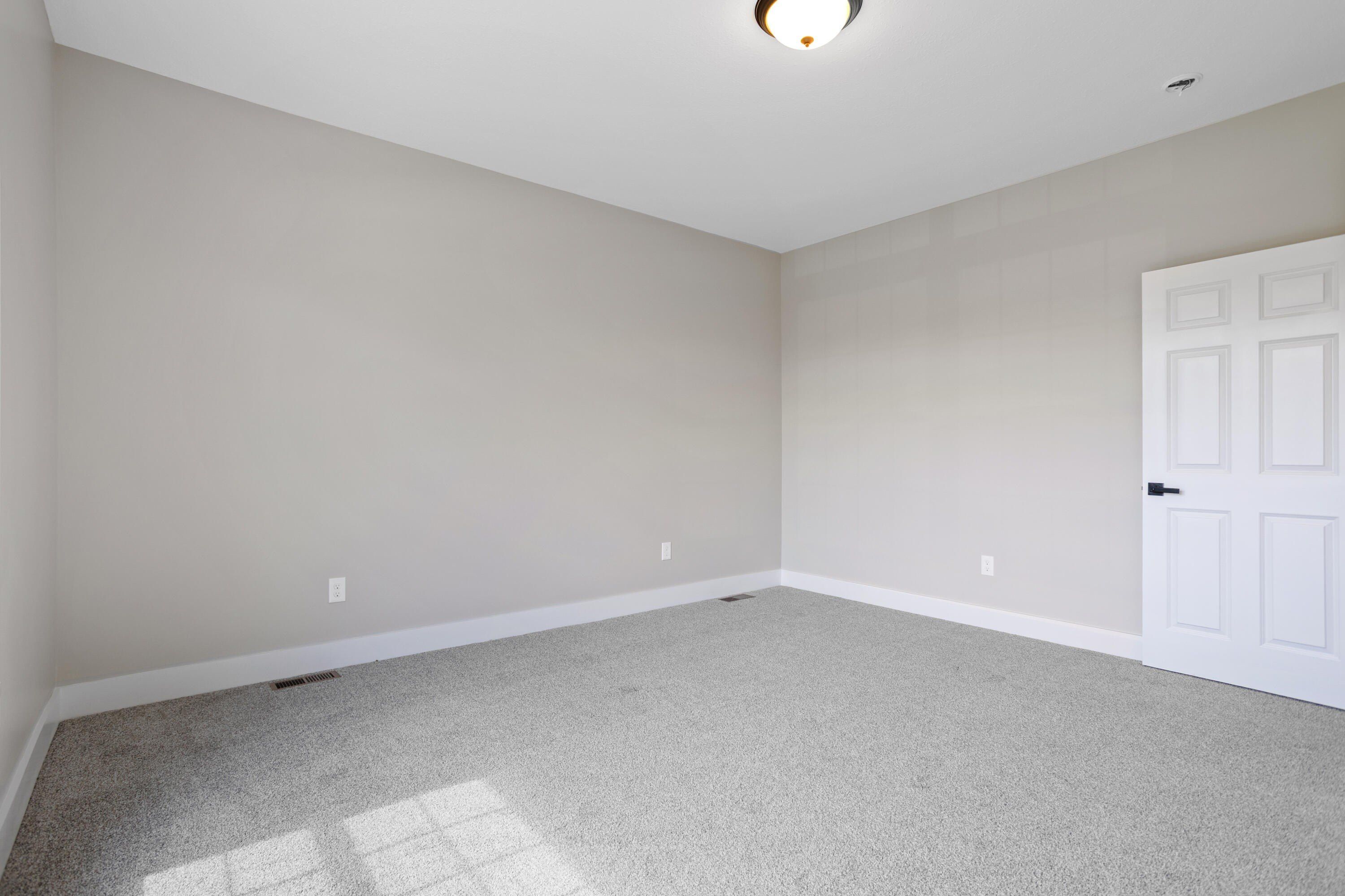 233 Auseon Court. Hillsdale, MI 49242