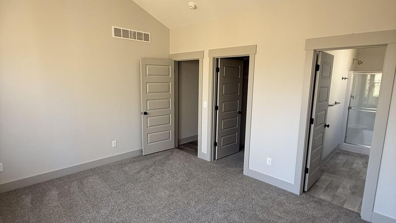6847 Loggers Ridge Run Se. Caledonia, MI 49316