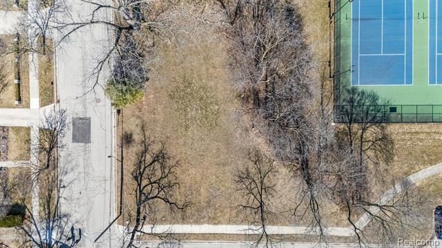 446 6Th Street. Rochester, MI 48307