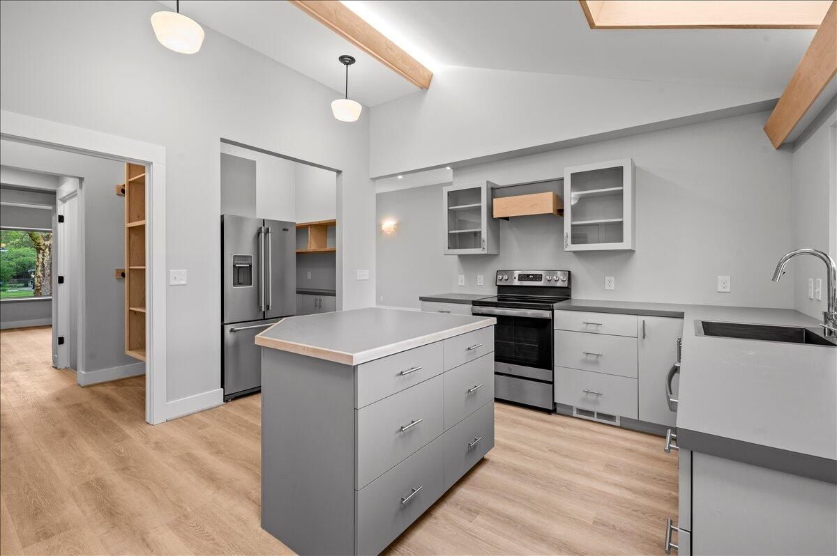 134 Holmdene Boulevard Ne. Grand Rapids, MI 49503