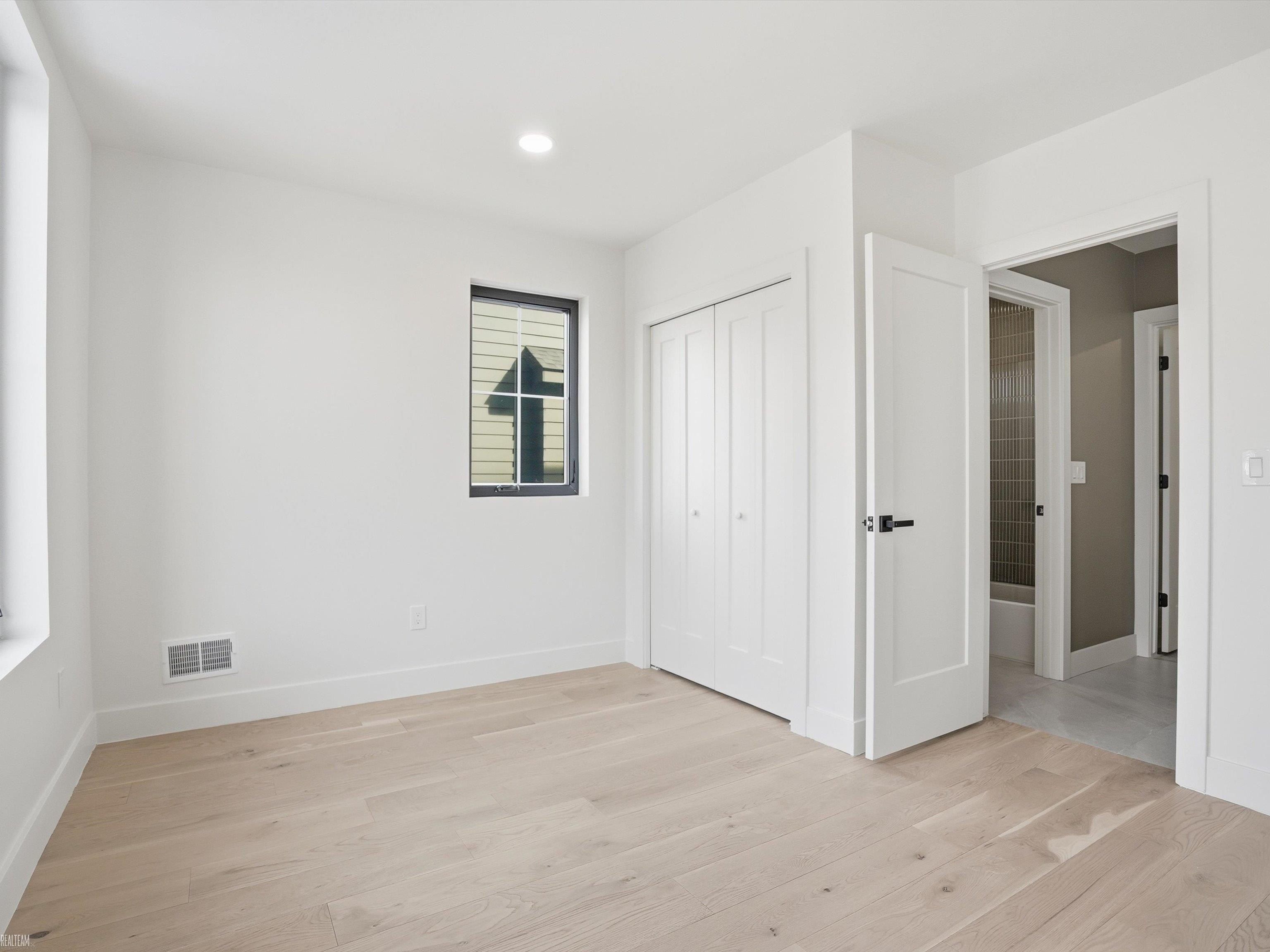 1840 Holland. Birmingham, MI 48009