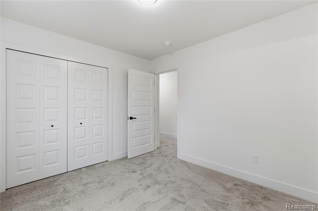 1404 E George Avenue. Hazel Park, MI 48030