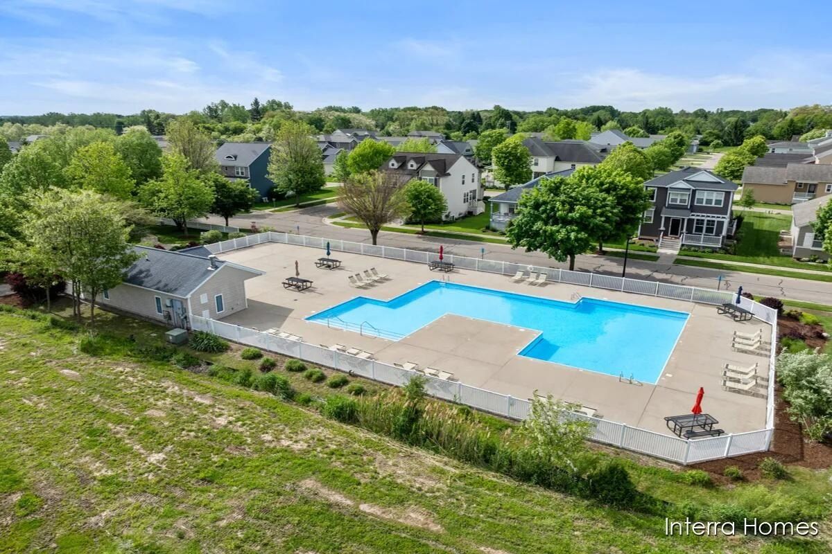 2843 W Cobblestone Court Se. Kentwood, MI 49512