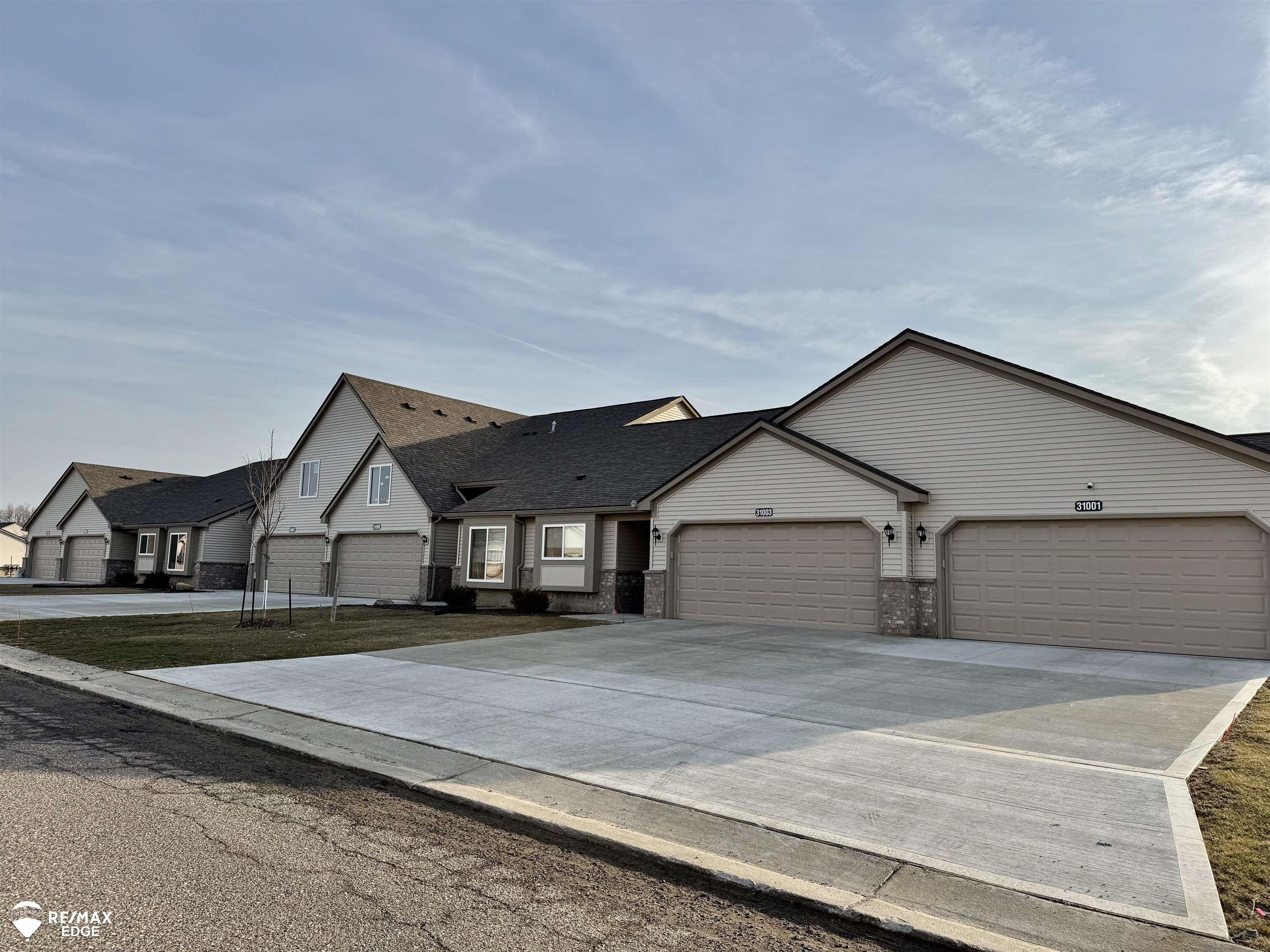 28007 Gregory. Grand Blanc, MI 48439