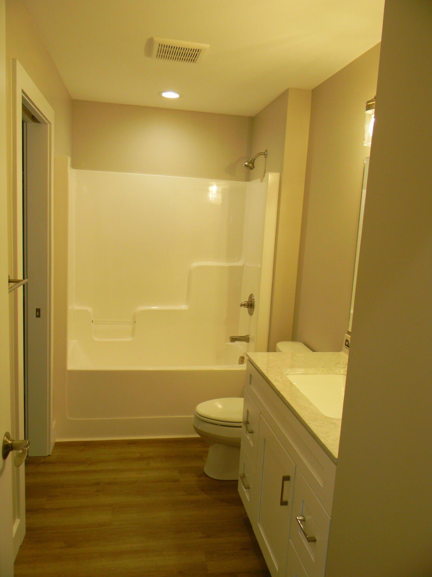 219 Taylors Court. Scottville, MI 49454