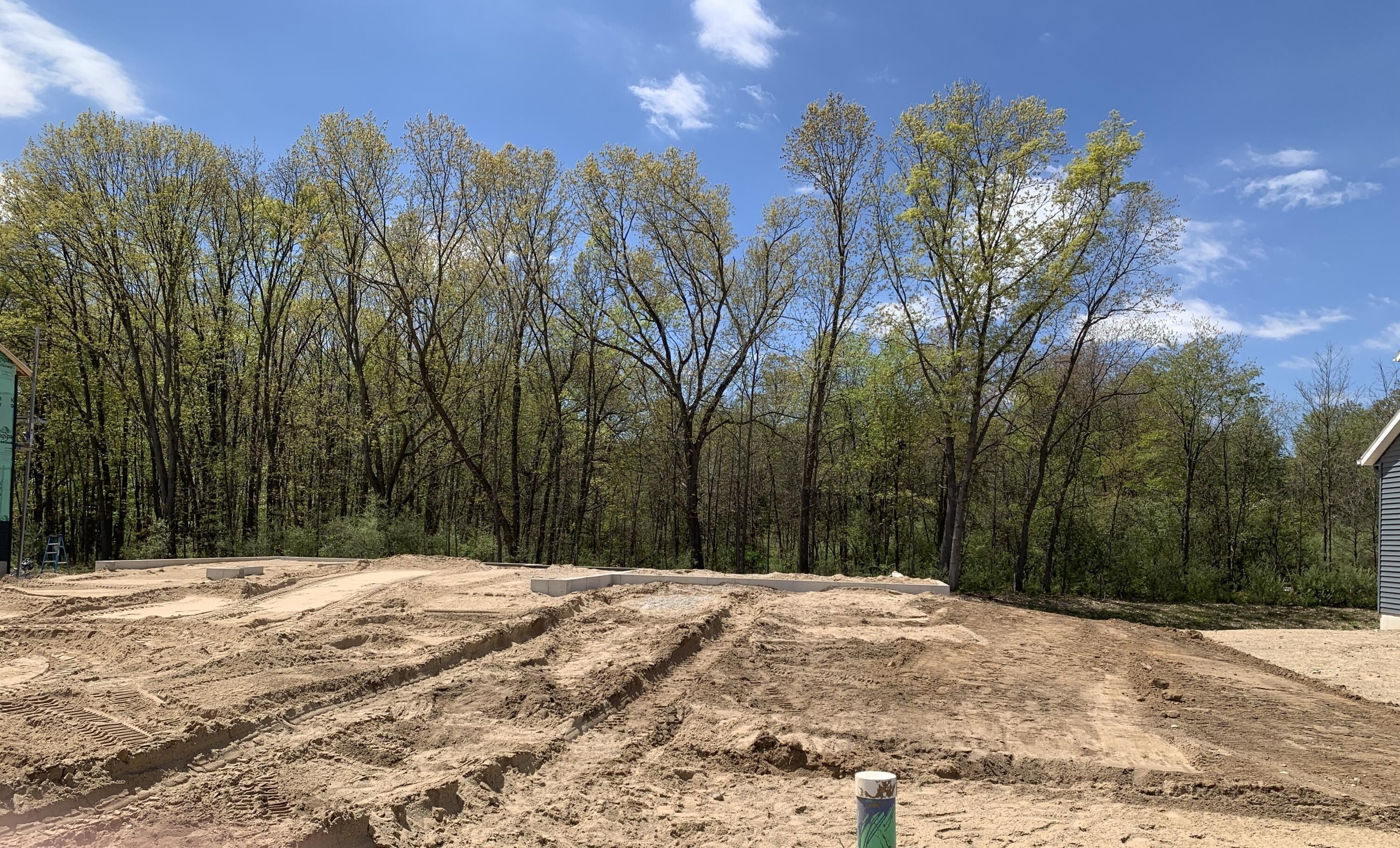 1409 Kimber Drive Se. Lowell, MI 49331