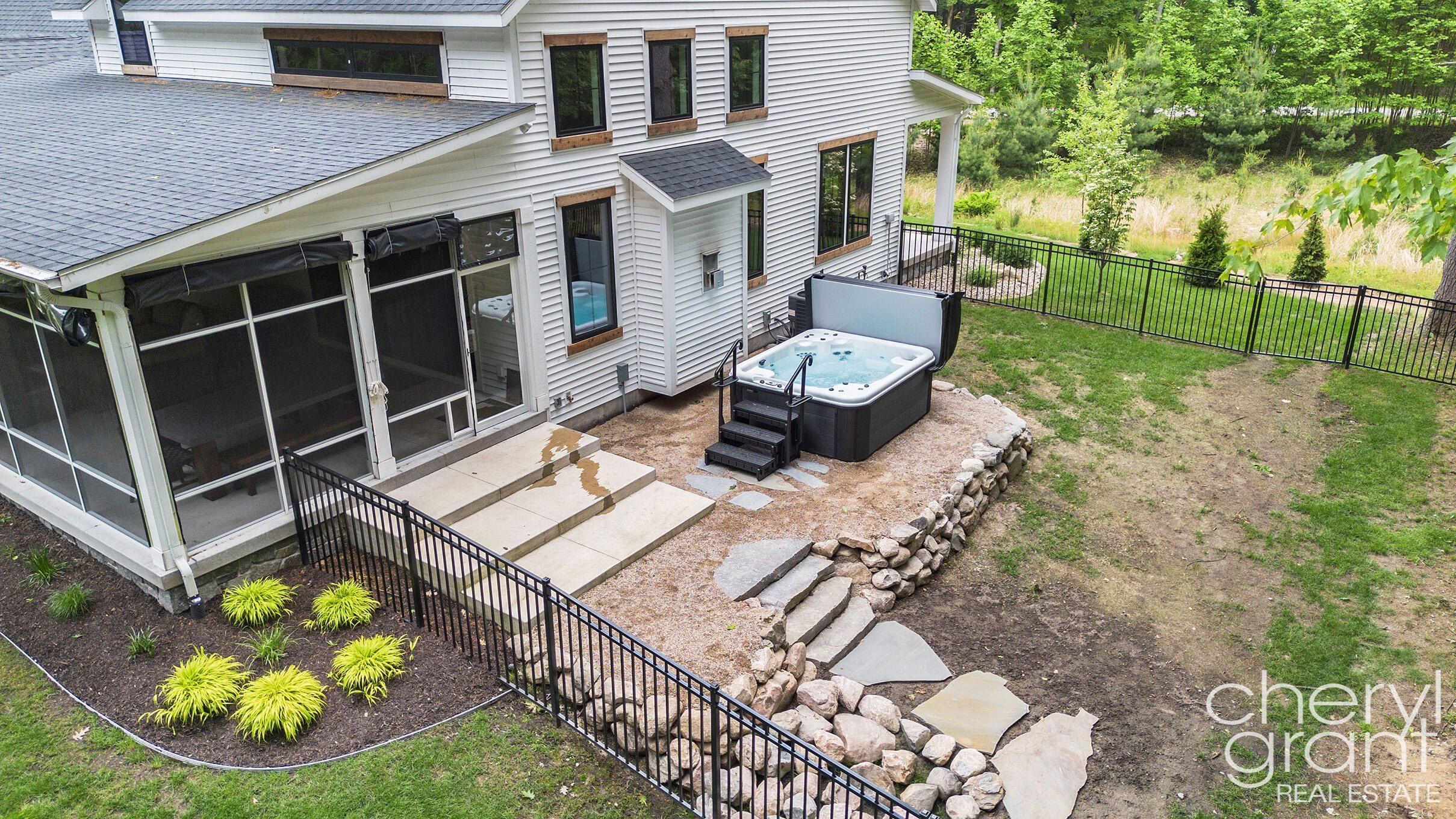 7027 Pebble Lane. Fennville, MI 49408