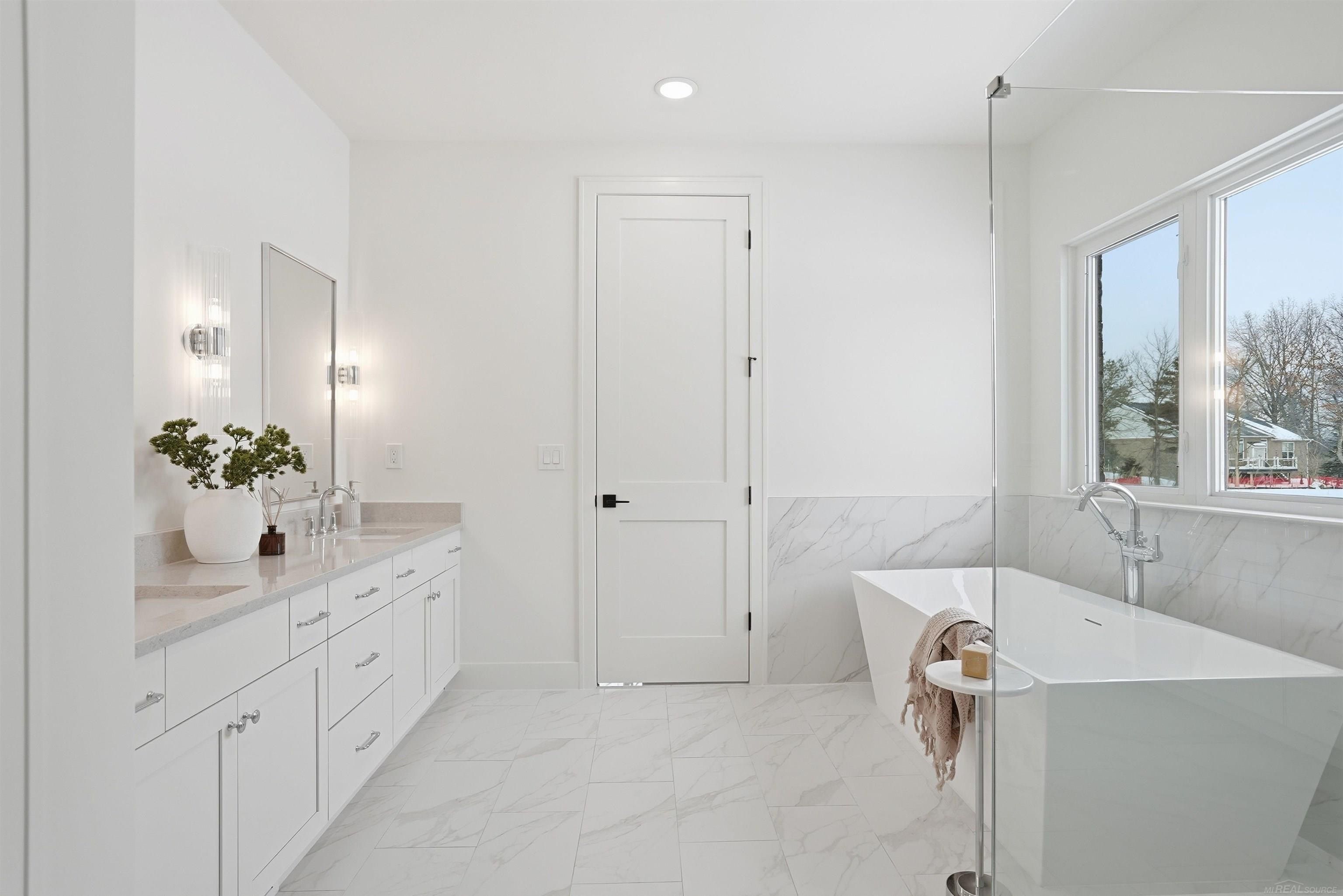 1055 Avon. Rochester Hills, MI 48307