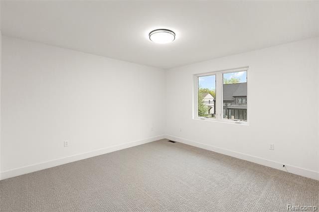 3914 Linwood Avenue. Royal Oak, MI 48073