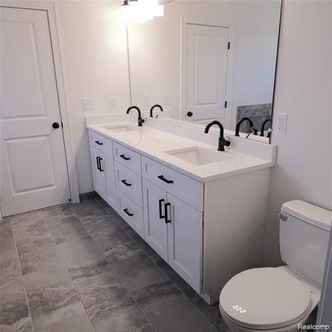24019 Tullymore Drive. Macomb, MI 48042