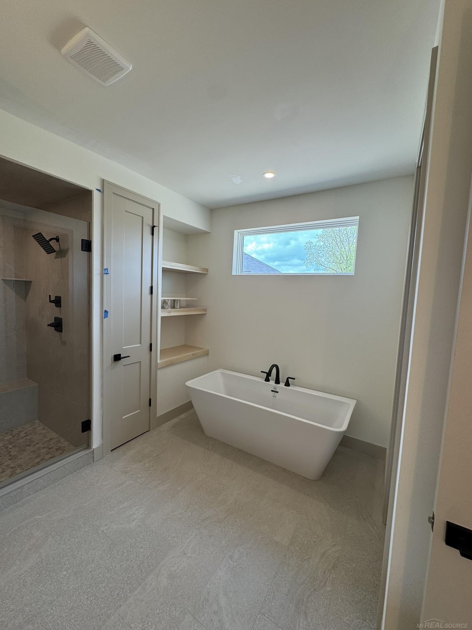 Arthur Court. Washington Twp, MI 48094