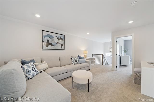 Wellington Valley Drive. Macomb, MI 48042
