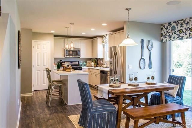 Pembrooke Avenue. New Haven, MI 48048