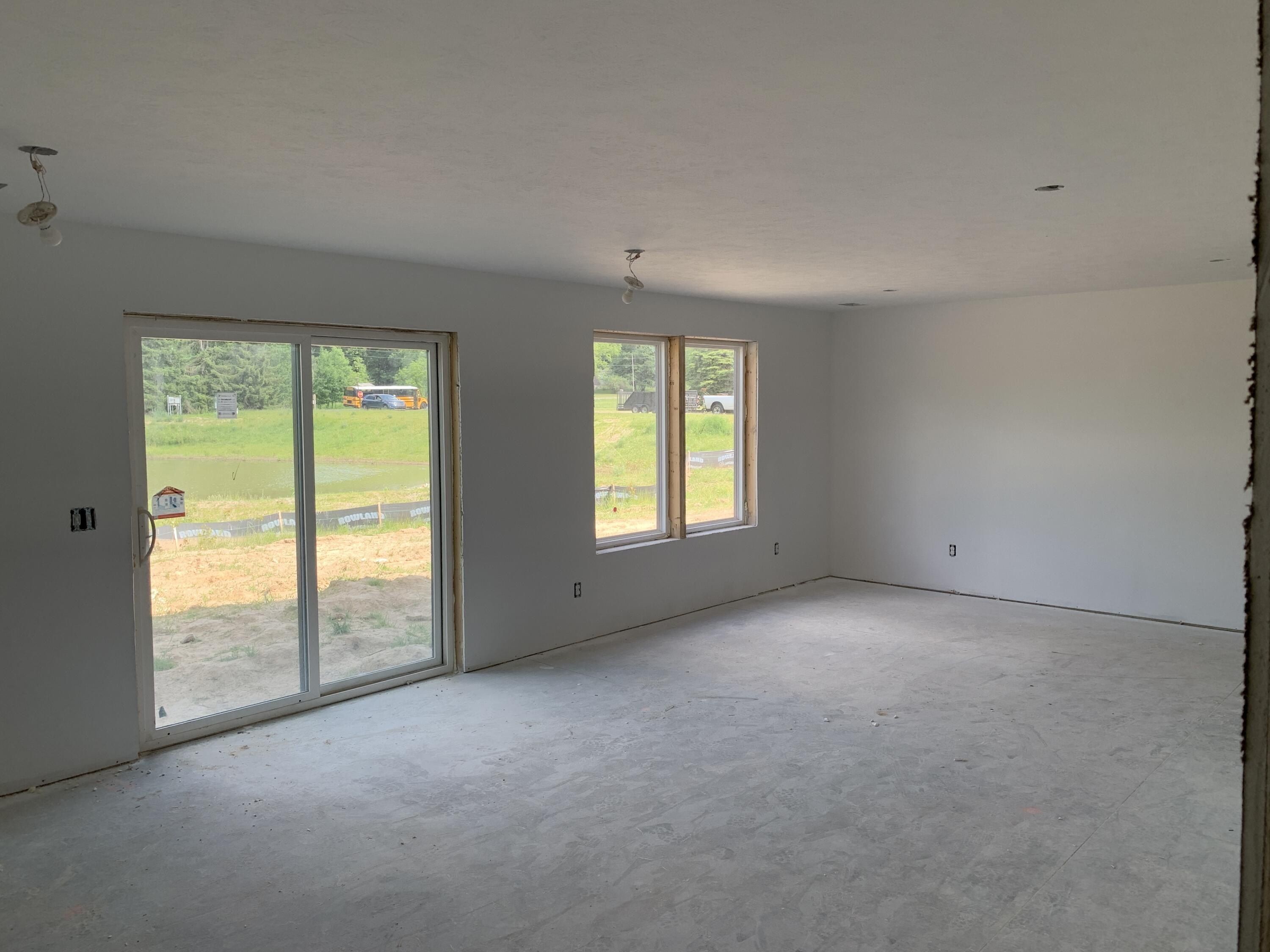 7900 Woodhurst Drive Ne. Rockford, MI 49341