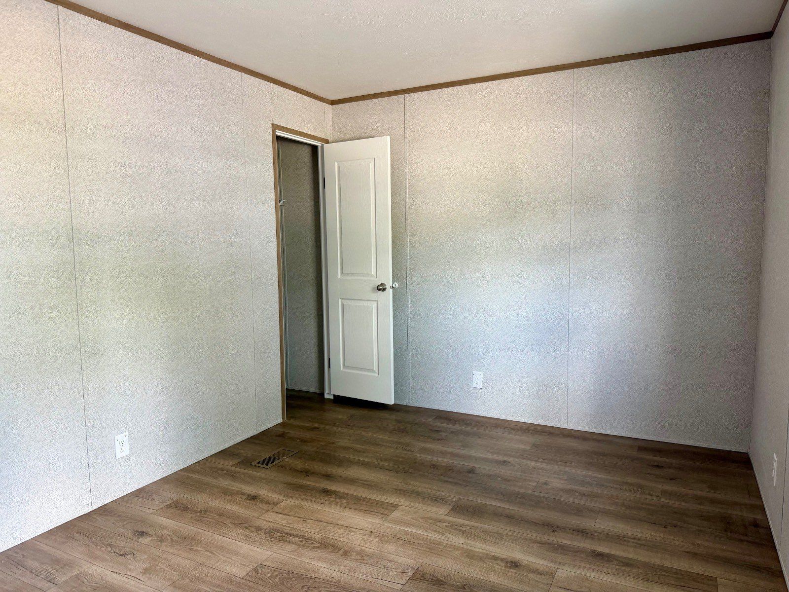 2243 S Brabant. Burt, MI 48417