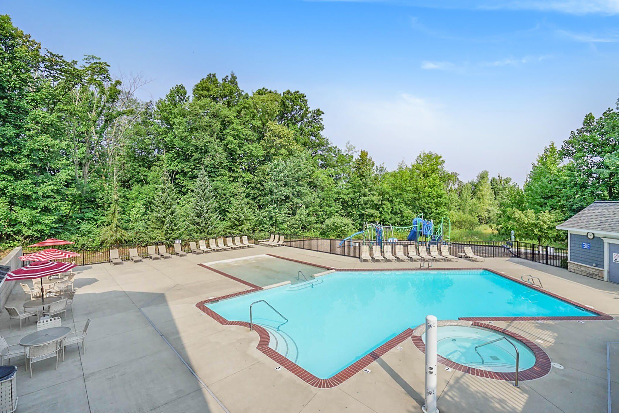 4886 Hidden River Avenue Sw. Wyoming, MI 49418