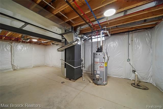 34575 Jefferson Avenue. Harrison Twp, MI 48045