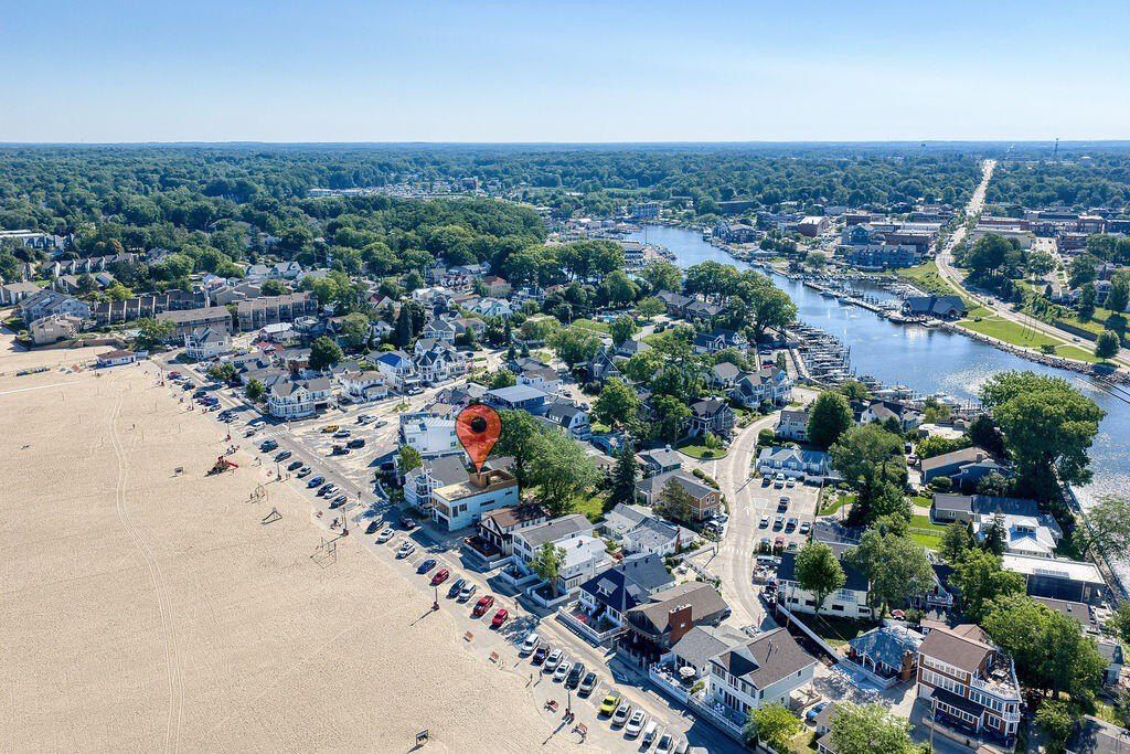 34 Lake Shore Drive. South Haven, MI 49090