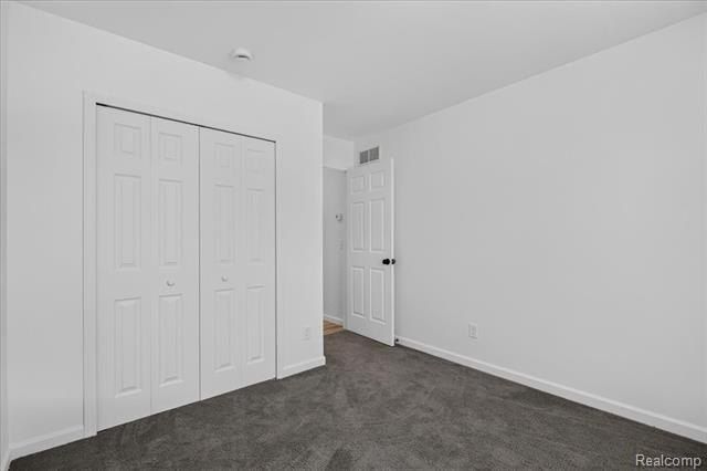 3156 Daisy Way. Burton, MI 48519