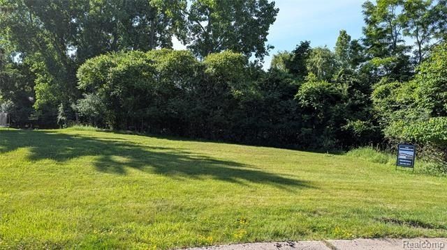 1733 Morningside Way. Bloomfield Hills, MI 48302
