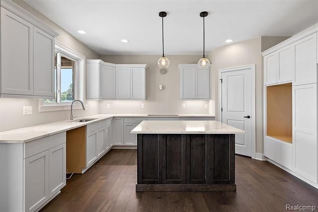 54660 Chesterfield Rd. New Baltimore, MI 48051
