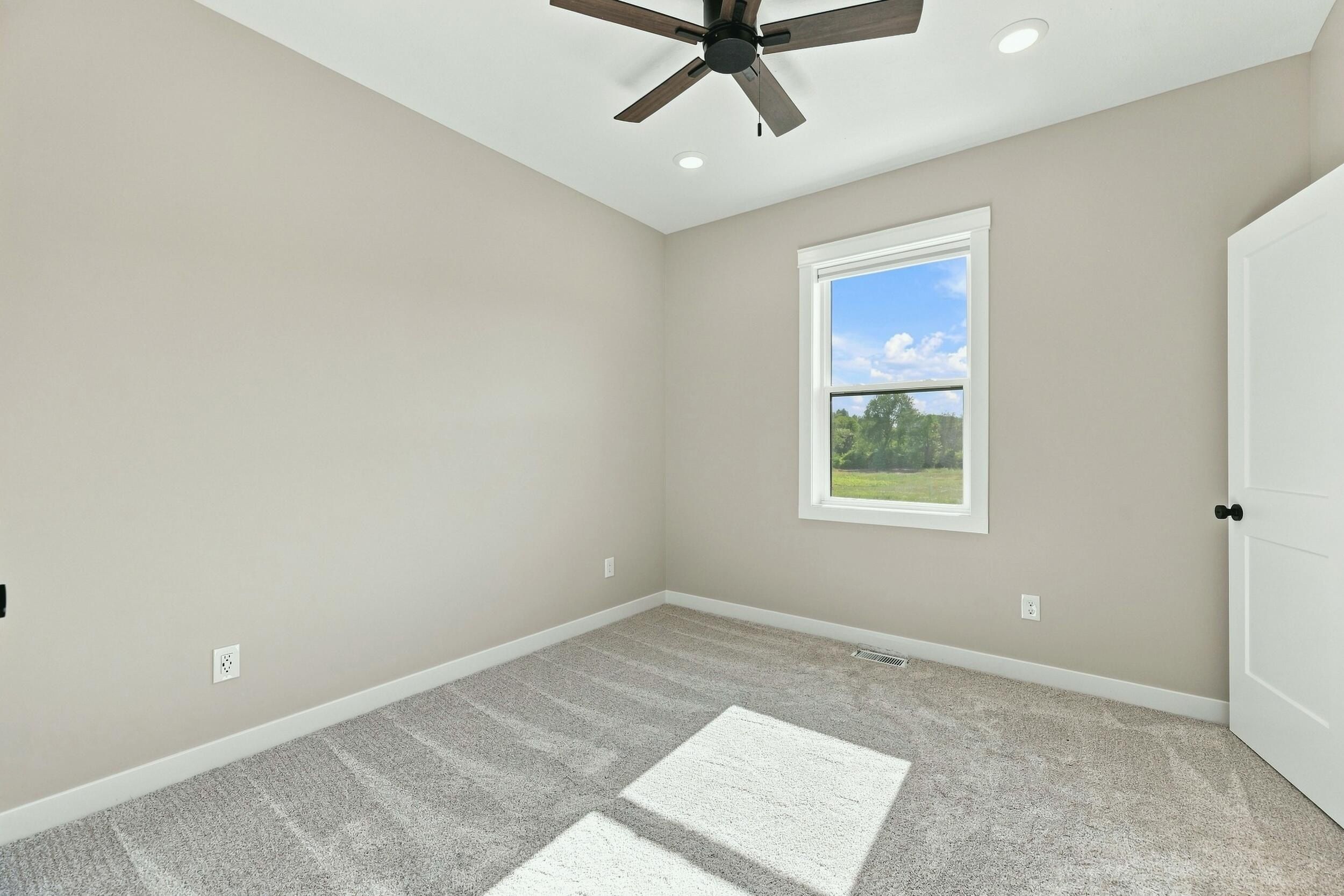 11427 Heintzelman Road Ne. Rockford, MI 49341