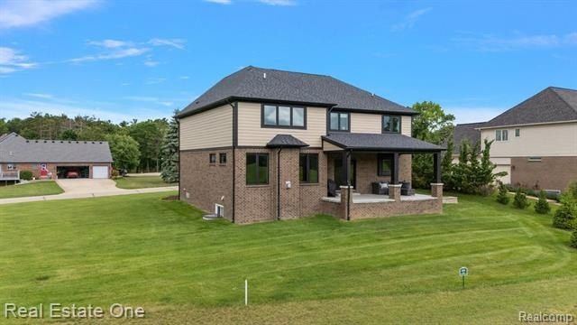 1721 Royal Birkdale Drive. Oxford, MI 48371