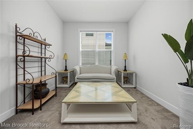 5636 Suffolk Court. West Bloomfield, MI 48322