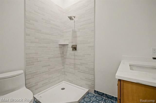 4570 Burnley Drive. Bloomfield Hills, MI 48304