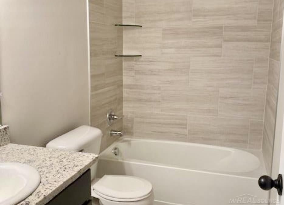 5515 Meadow View Street. Sterling Heights, MI 48310