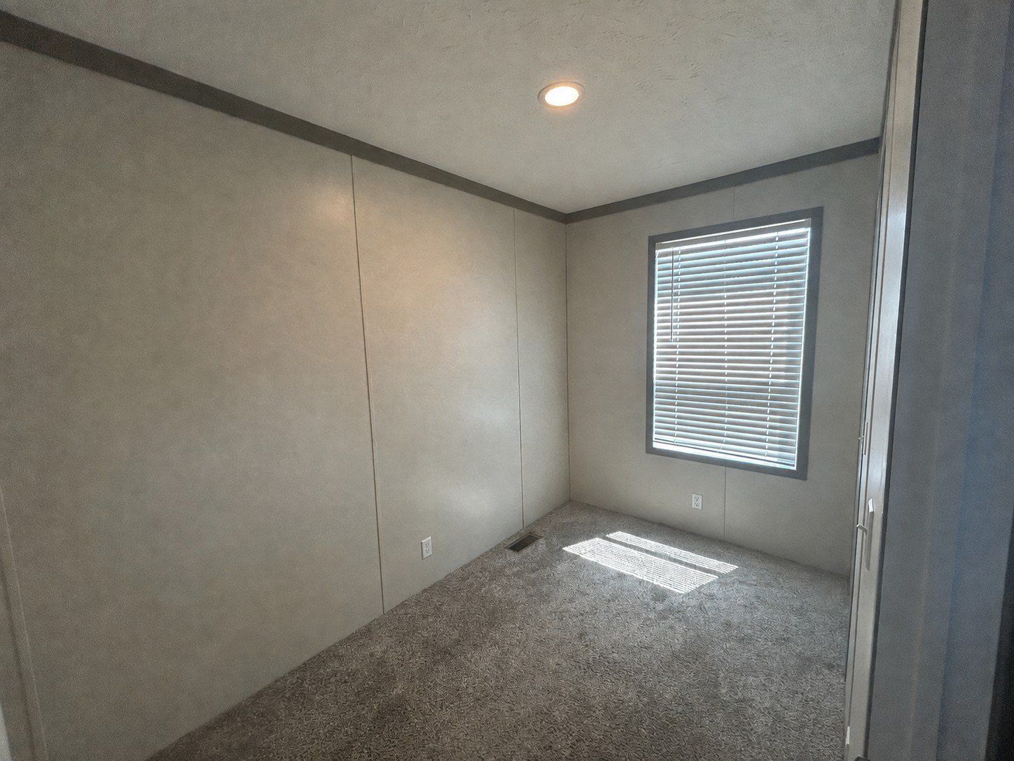 305 Wyoming. Belleville, MI 48111