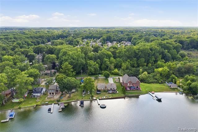 0 Vl Gittins Street. Commerce Twp, MI 48382