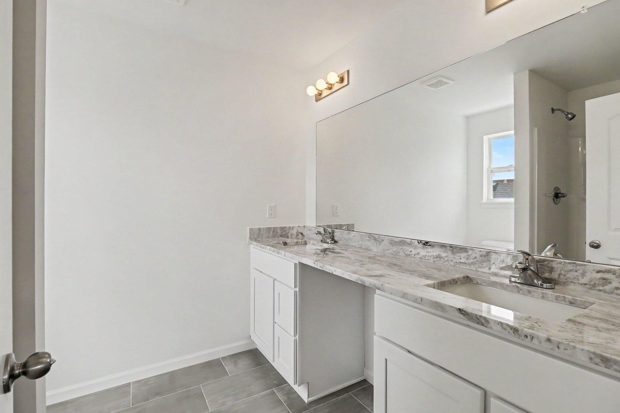 43640 S Timberview Drive. Belleville, MI 48111