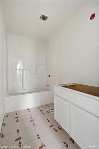 755 Nelsons Ridge. Howell, MI 48843