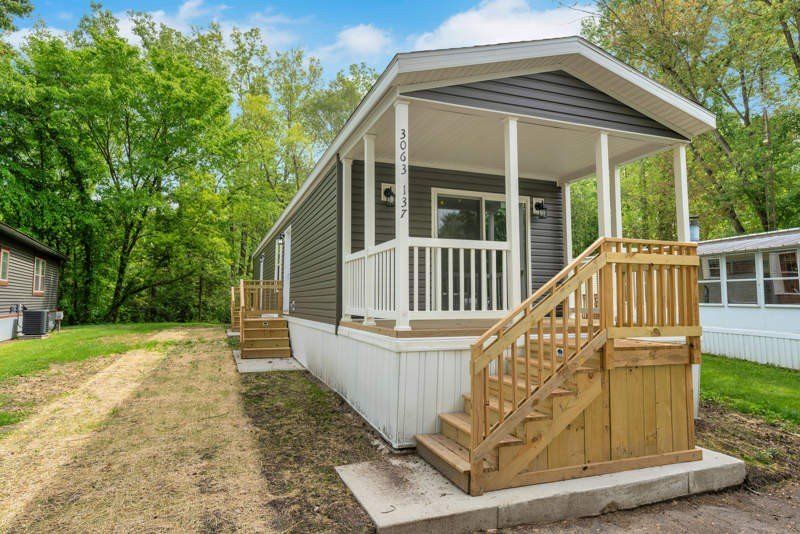 3063 Hillanlake Drive. Brooklyn, MI 49230