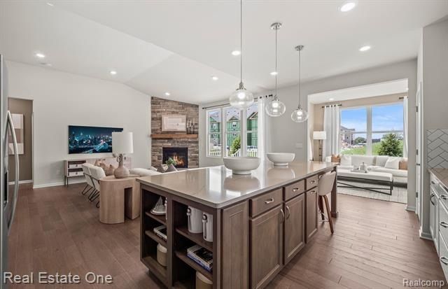 55769 Oak Pointe Drive. Shelby Twp, MI 48315