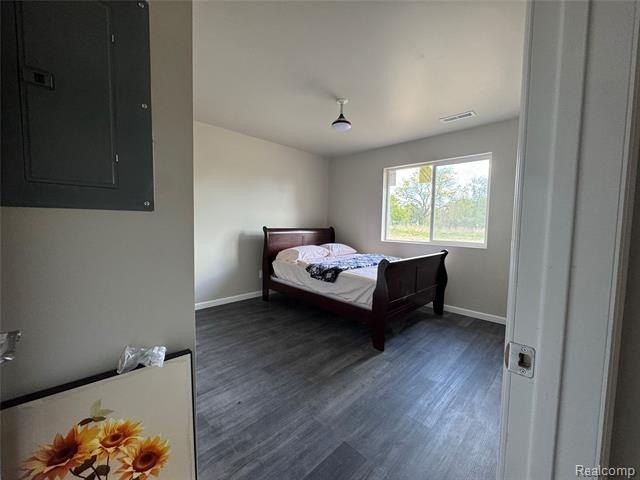 23266 Wellington Avenue. Warren, MI 48089