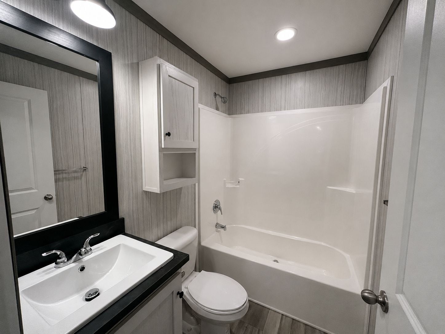 128 Texas. Belleville, MI 48111