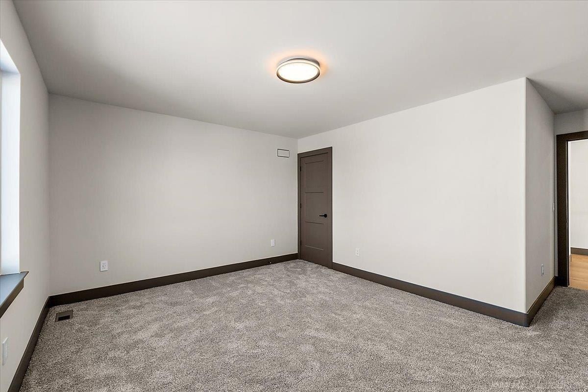 42528 Saddle Lane. Sterling Heights, MI 48314