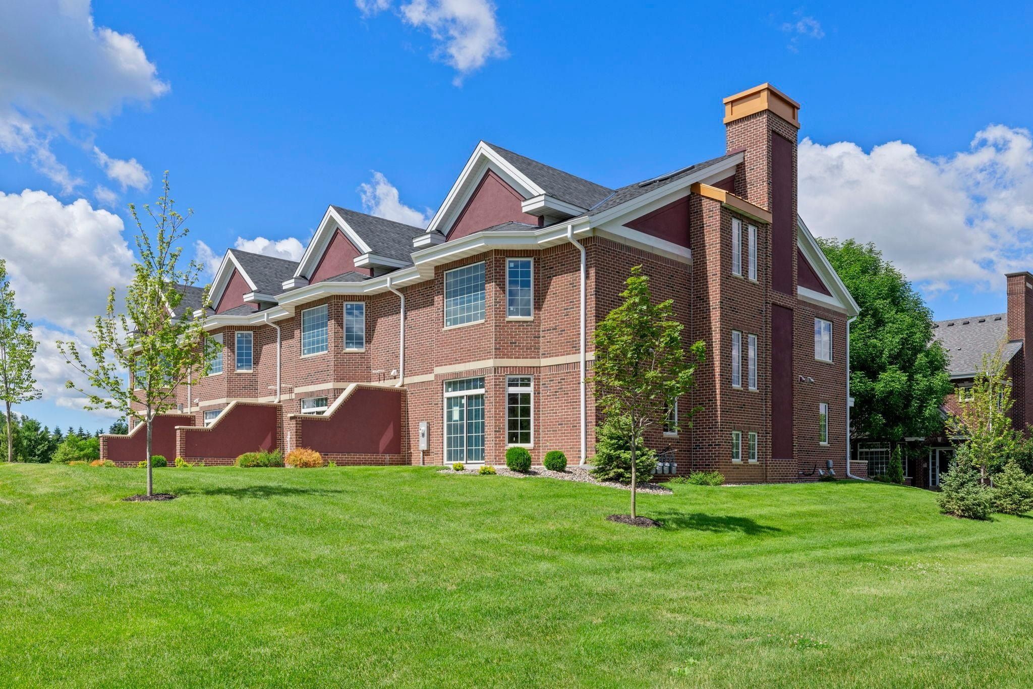 10814 Falling Water Lane. Woodbury, MN 55129