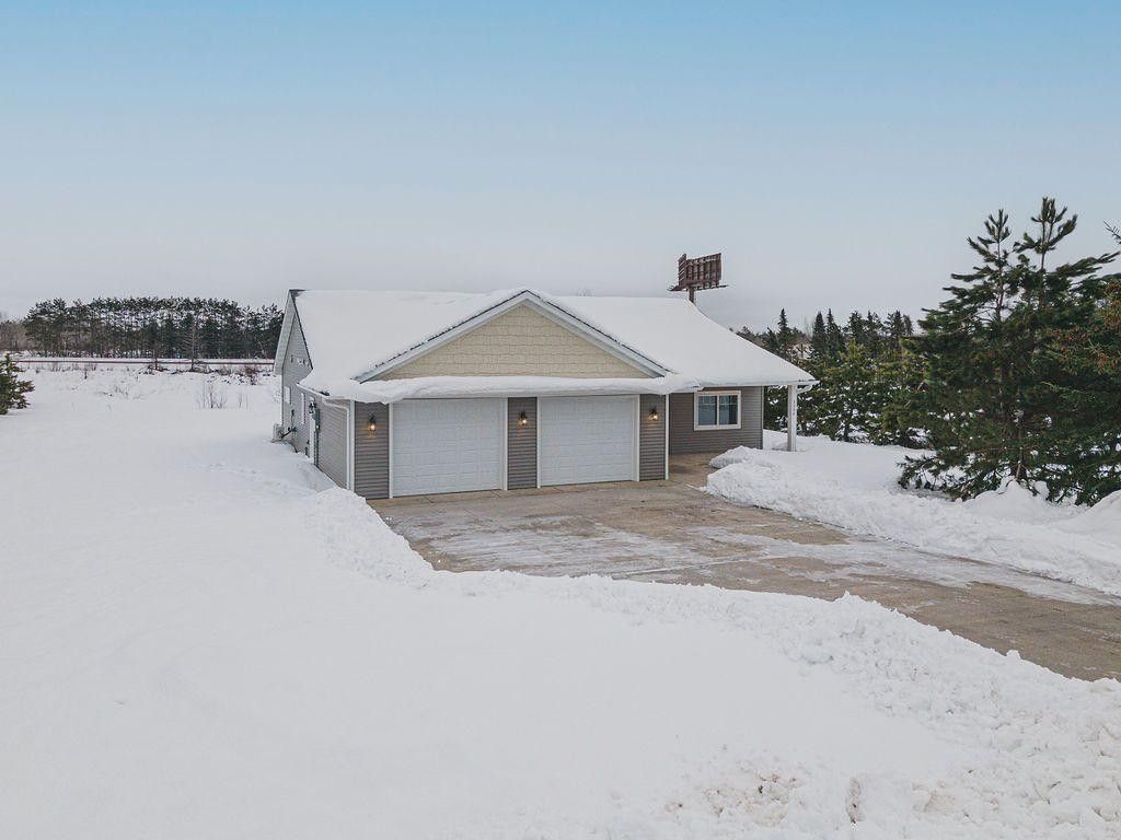 1375 Carriage Hill Drive. Hinckley, MN 55037