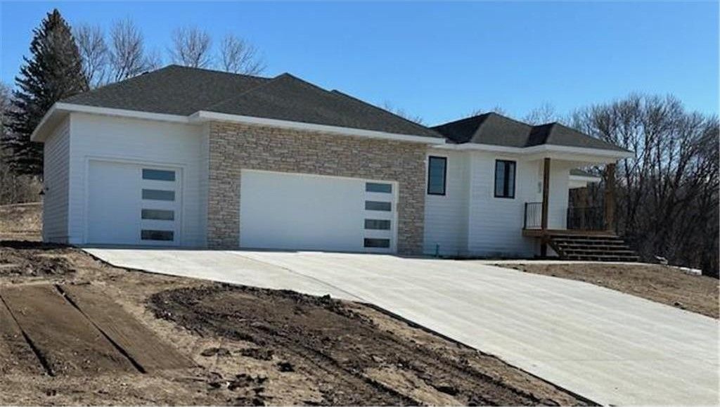 3635 Crestwood Ridge Ne. Alexandria, MN 56308