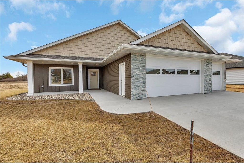2006 River Links Drive. Cold Spring, MN 56320